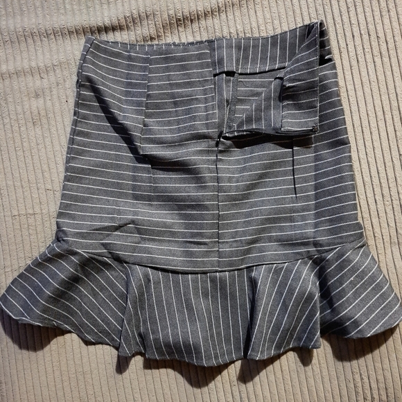 Sz Sml girls skirt - Picture 3 of 4